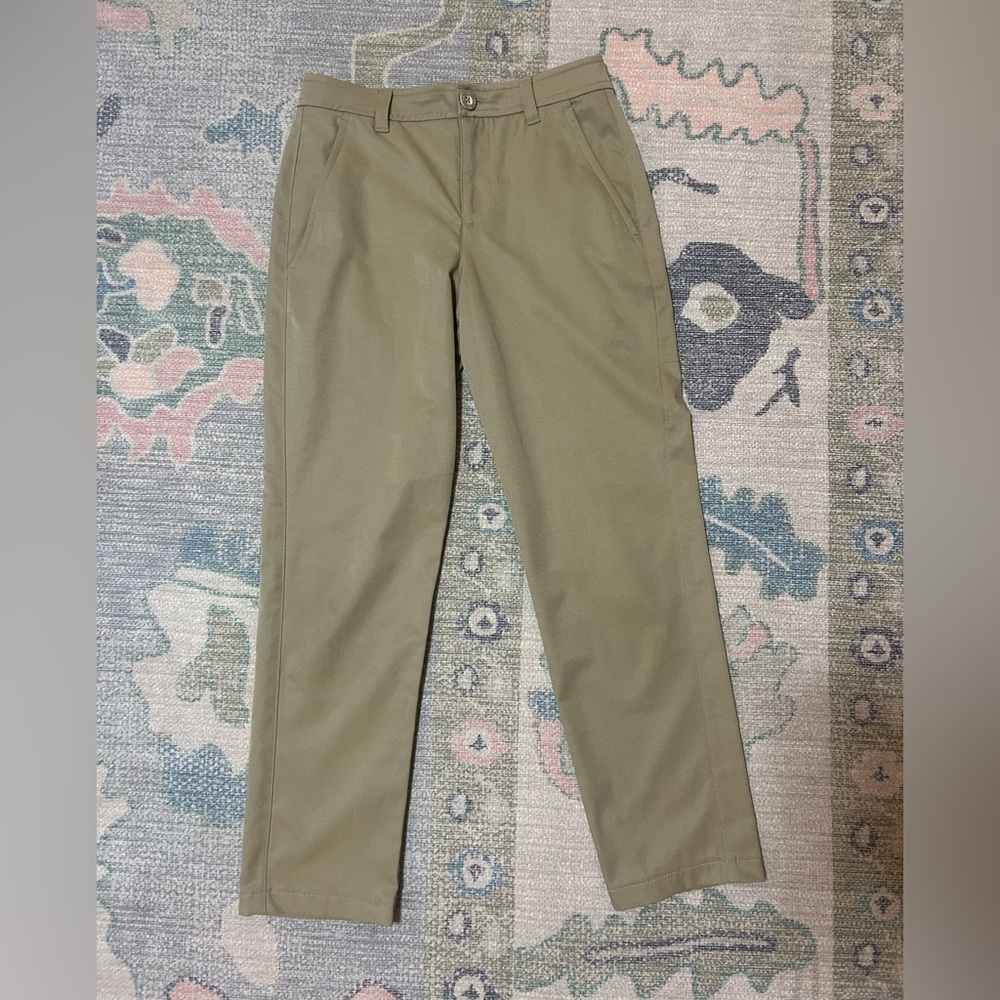 Light weight Under Armour khaki pants. Size 12.